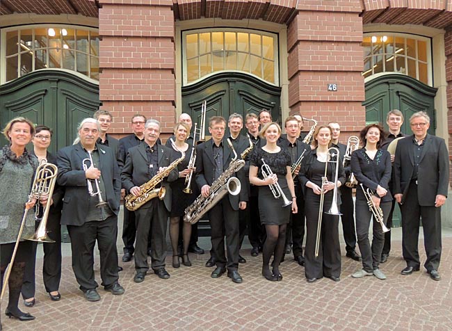 The Openers Big Band Hamburg vor der Laeiszhalle